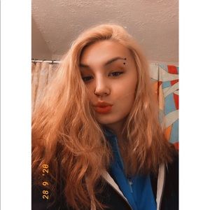 Meet your Posher, Alexus